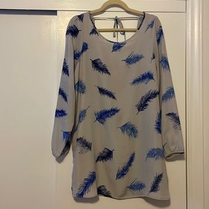 Forever 21 Gray Long Sleeve Smock Dress with Blue Feather Print L